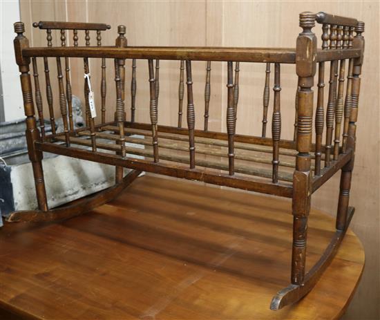 A Victorian crib W.92cm